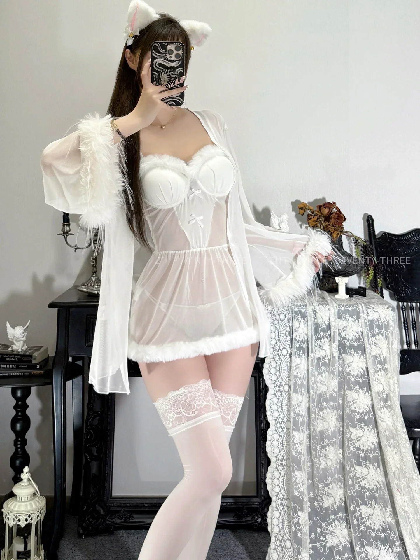 Hollowed-out mesh plush camisole HA2986 - Image 2