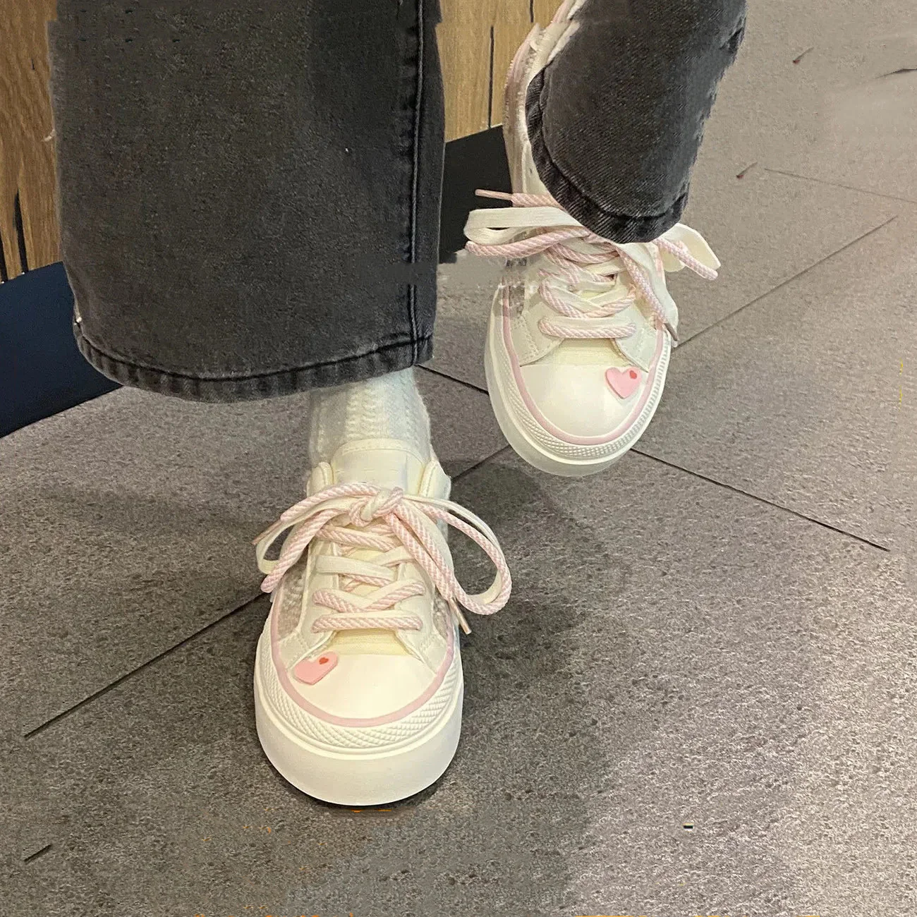 Pink Canvas Hellokitty Shoes  HA1175 - Image 6