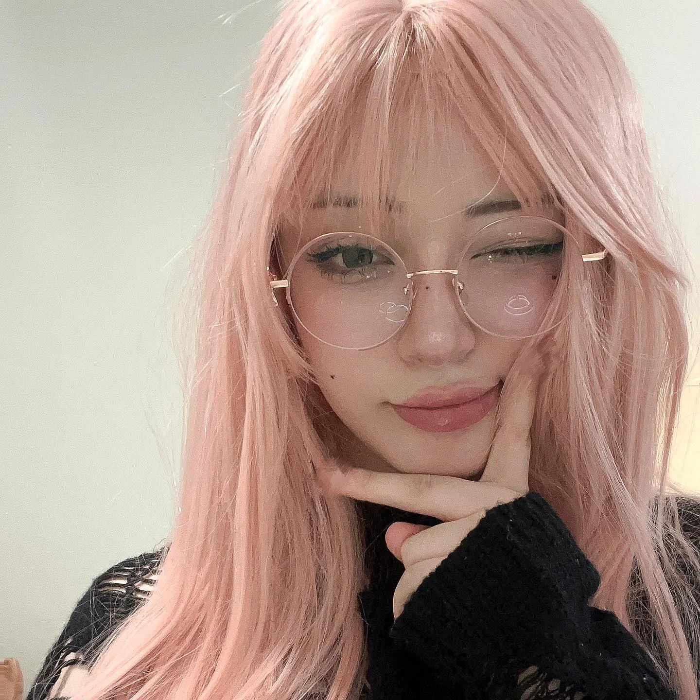 Pink  long curly wig  HA1697 - Image 3