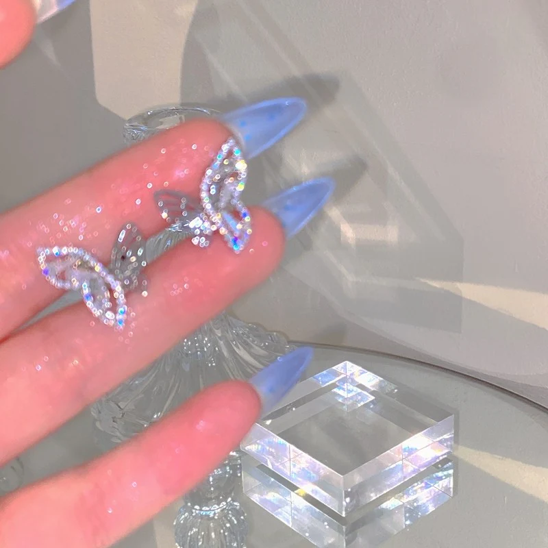 Zircon Hollow Butterfly Ear Clip HA1725 - Image 4